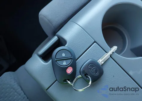 2013 Toyota Tundra Grade 5.7L V8 from USA, damaged, VIN 5TFEY5F15DX140571